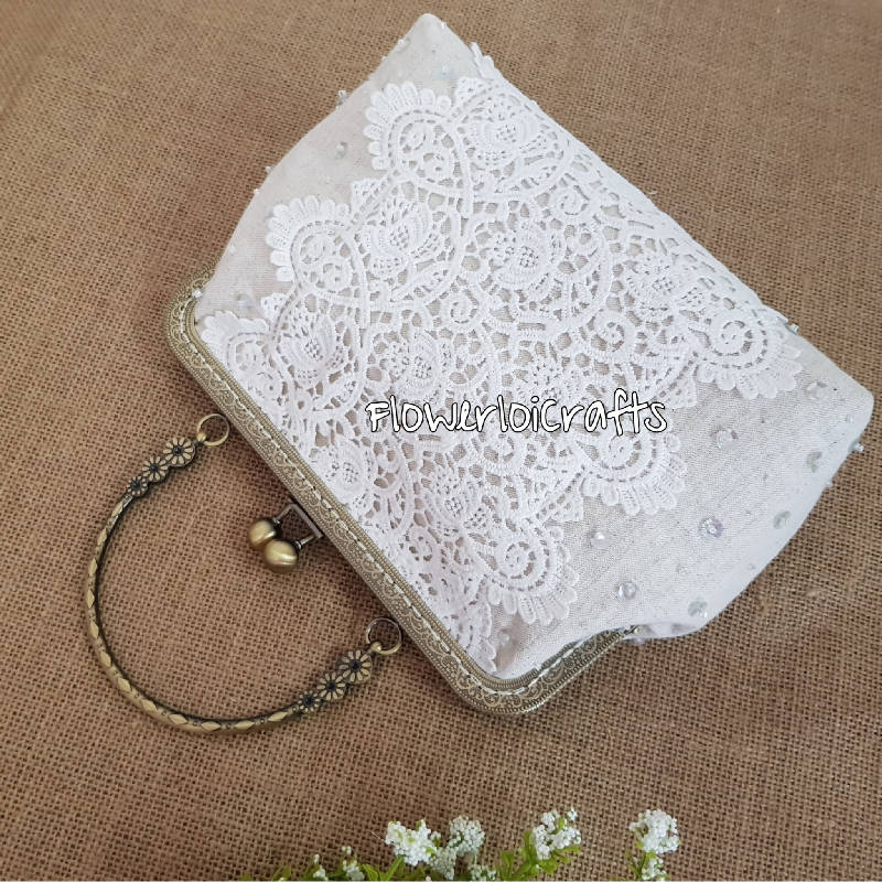 Zakka Lace Kisslock Framed Bag