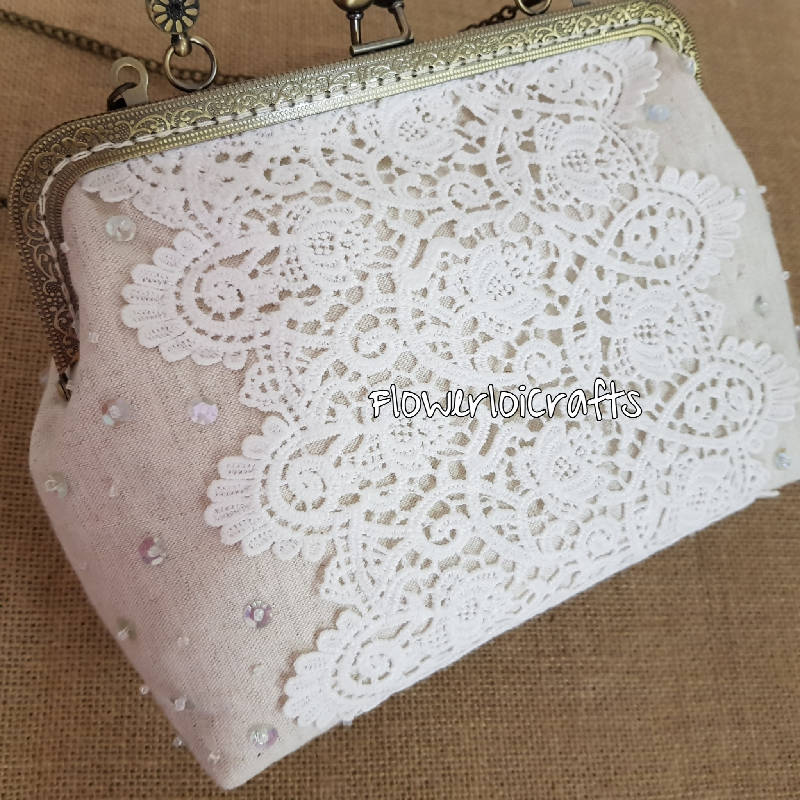 Zakka Lace Kisslock Framed Bag