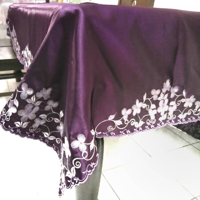 Elegant Rectangle Tablecloth with Embroidery