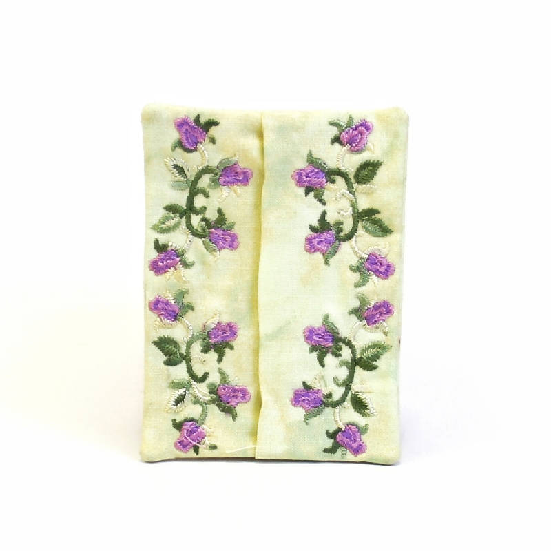 Fancy tissue pouch